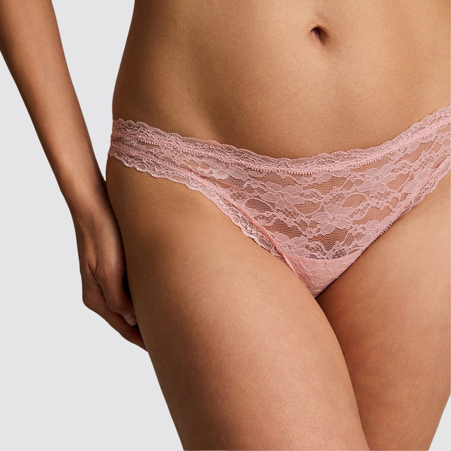 Effortless Lace Thong Rosette